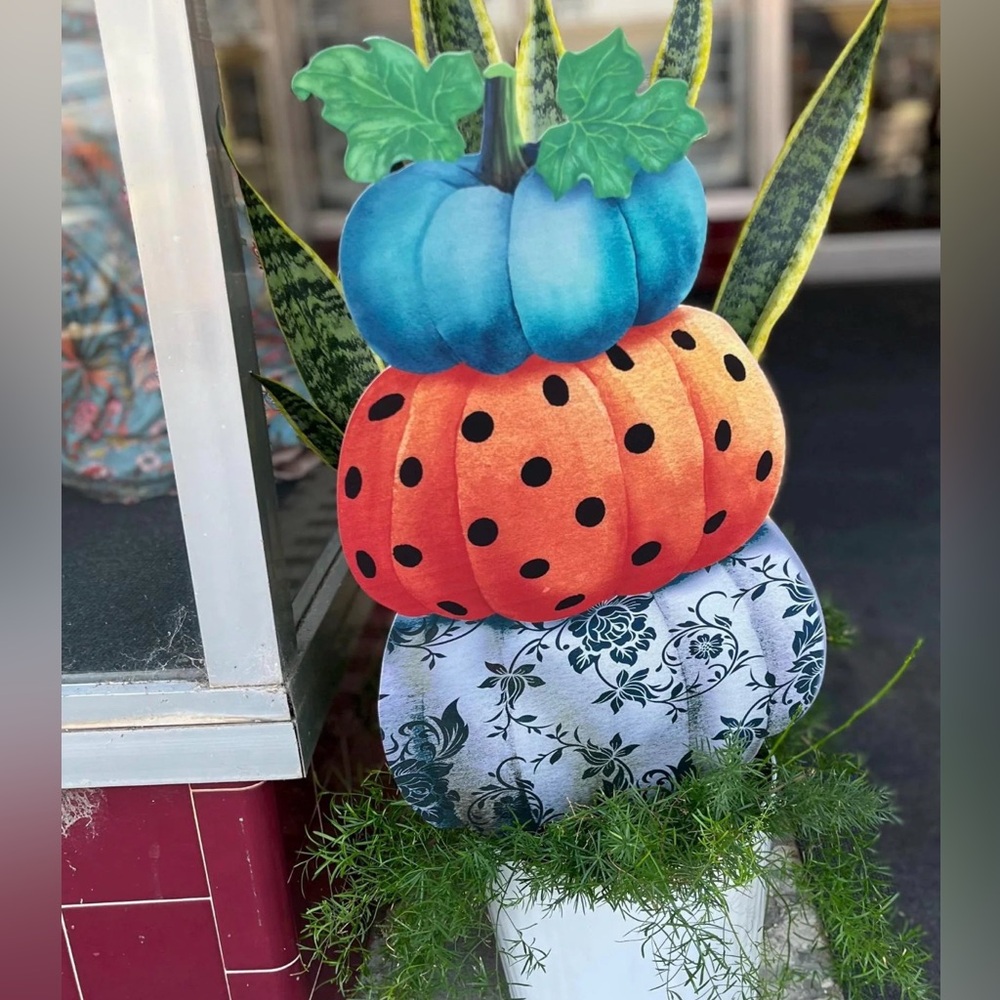 Pumpkin Metal Topiary Stake with Polka Dots